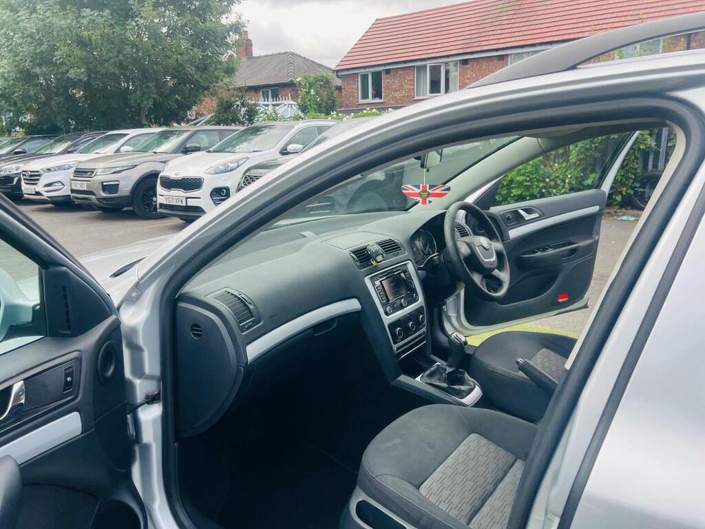 Skoda Octavia 1.6Tdi Elegance Estate Cambelt Grey #38