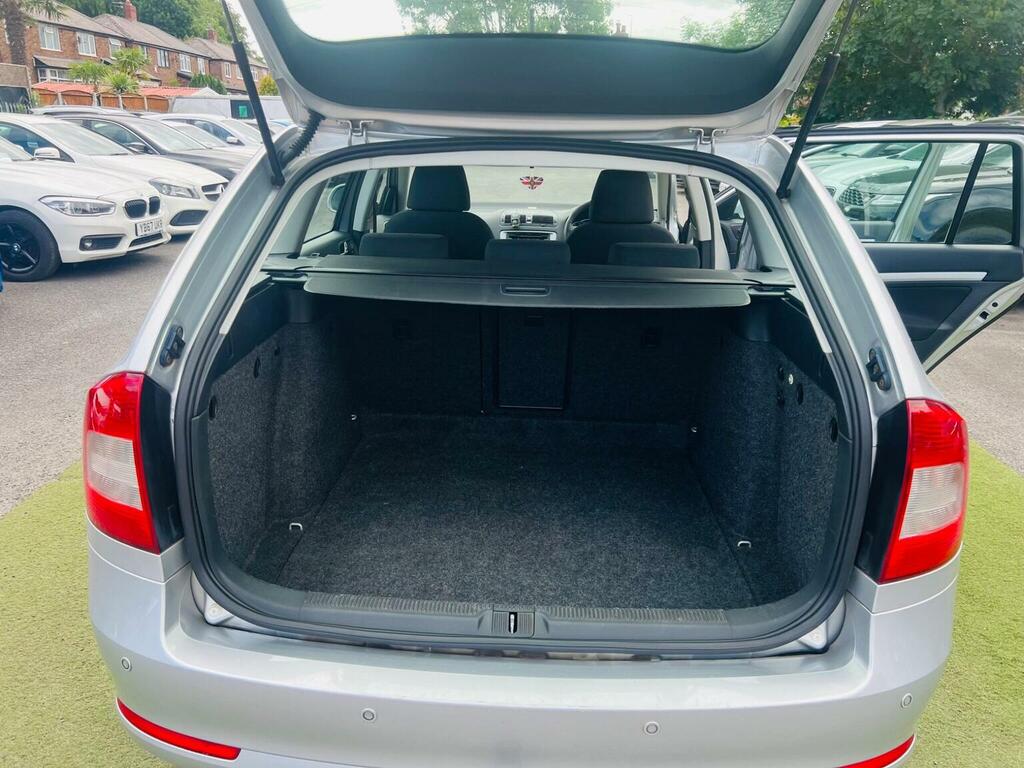 Skoda Octavia 1.6Tdi Elegance Estate Cambelt Grey #45
