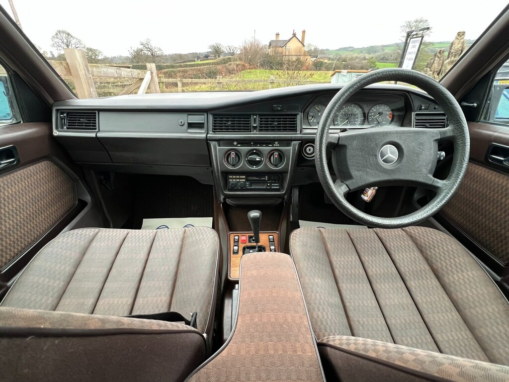 Mercedes-Benz 190 190E 2.0 Silver #2