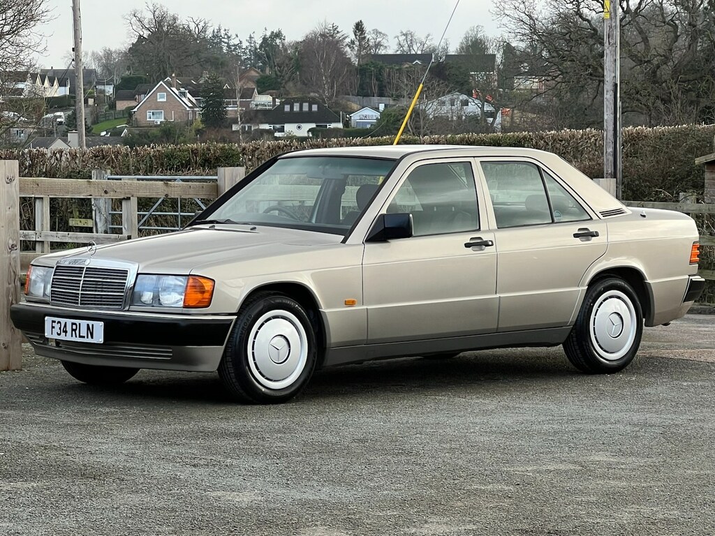 Mercedes-Benz 190 190E 2.0 Silver