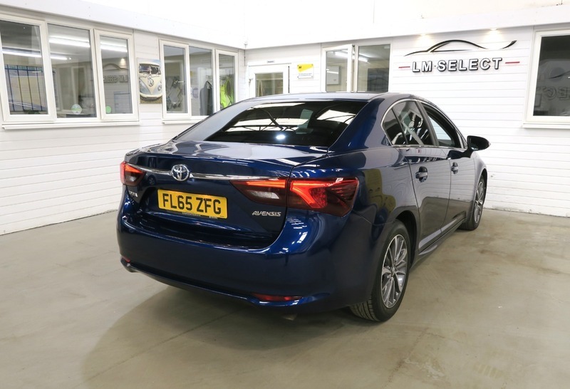 Toyota Avensis 2.0 D-4d Excel Euro 6 Ss White #15