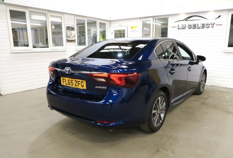 Toyota Avensis 2.0 D-4d Excel Euro 6 Ss White #16