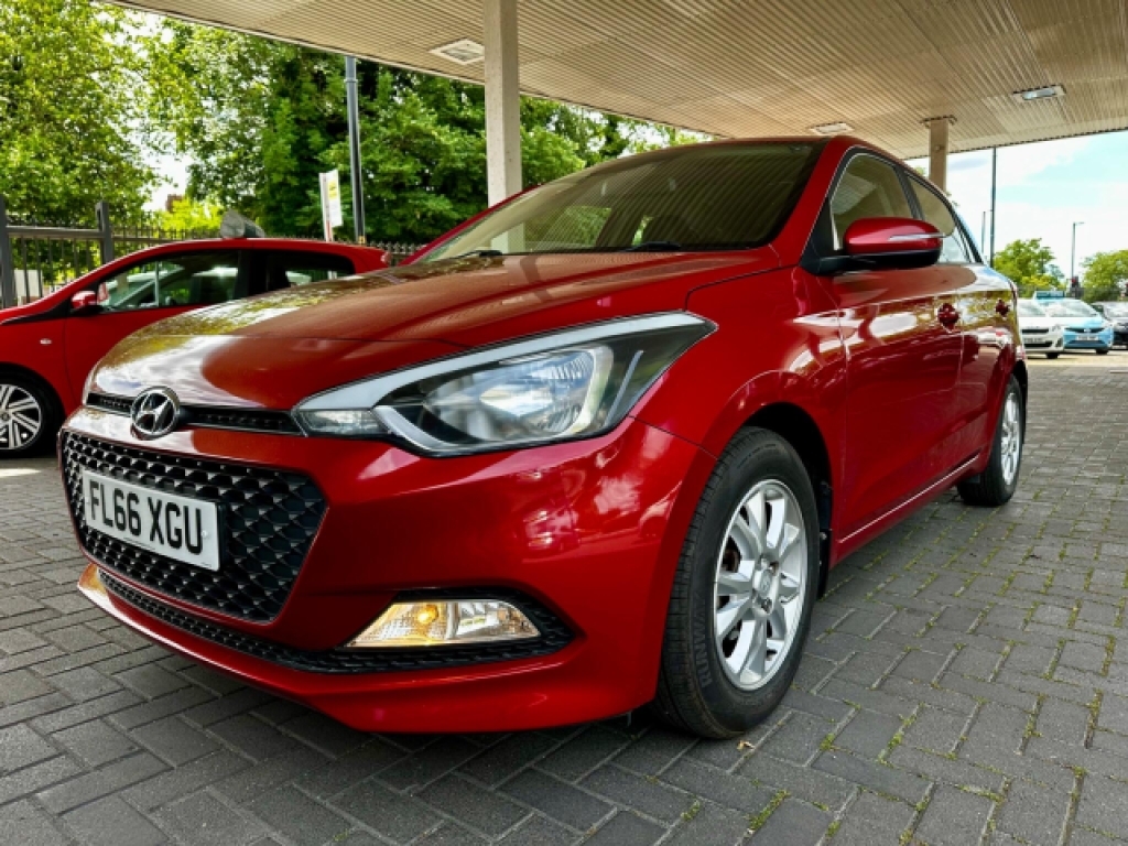 Hyundai I20 1.2 Se Euro Red #3