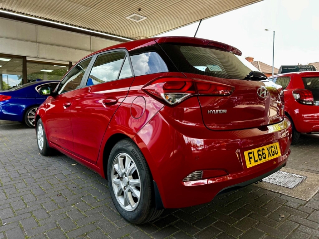 Hyundai I20 1.2 Se Euro Red #2