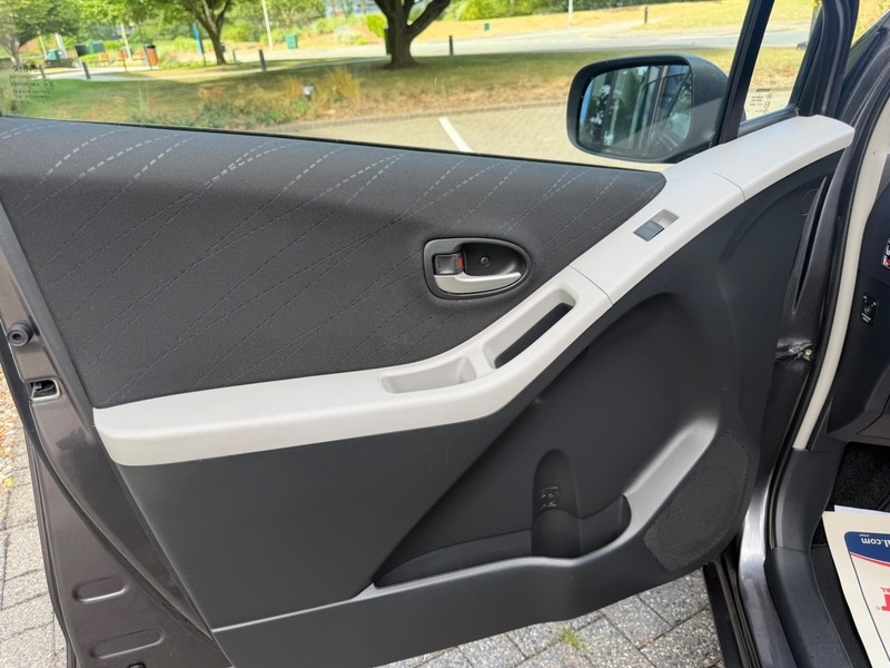 Toyota Yaris 1.4 T3 D-4d Mm 90 Bhp Silver #22