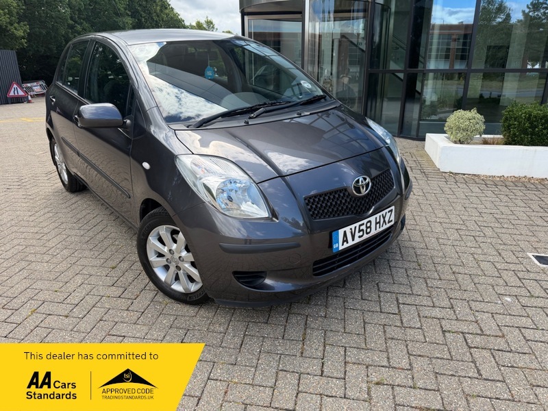 Toyota Yaris 1.3 Tr Hatchback Grey