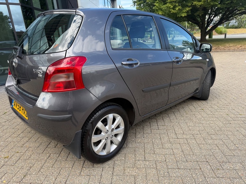 Toyota Yaris 1.4 T3 D-4d Mm 90 Bhp Silver #11