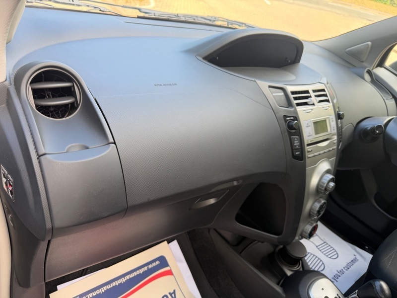Toyota Yaris 1.4 T3 D-4d Mm 90 Bhp Silver #24
