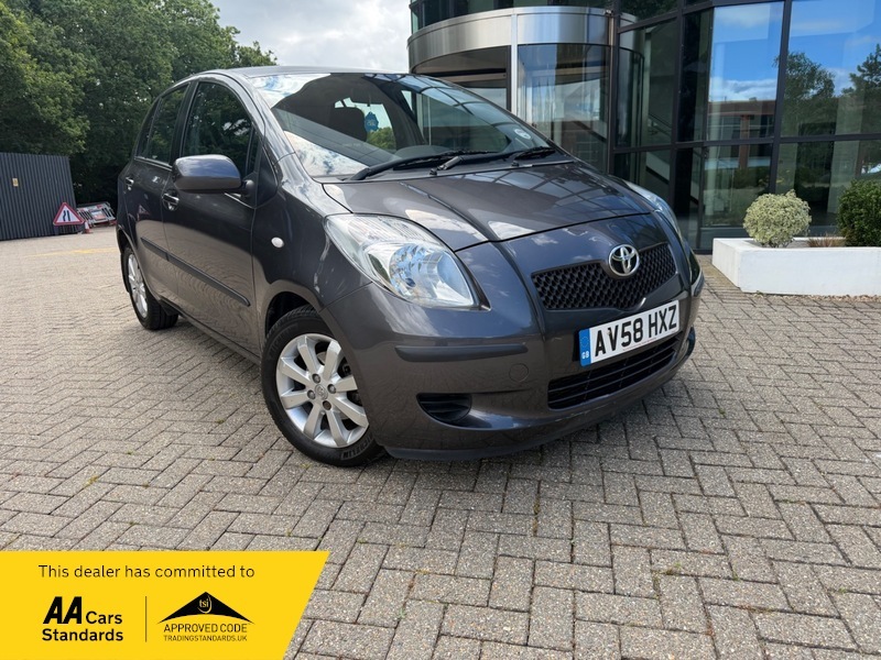 Toyota Yaris 1.3 Tr Hatchback Grey #2
