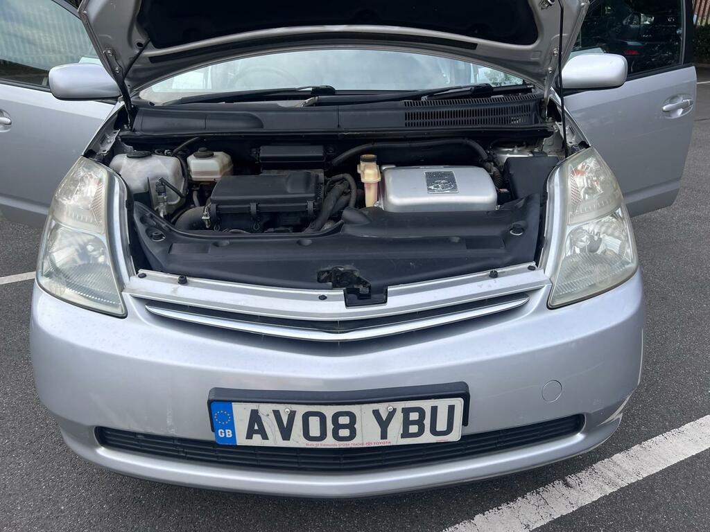 Toyota Prius 1.5 T4 Vvt-i Red #23