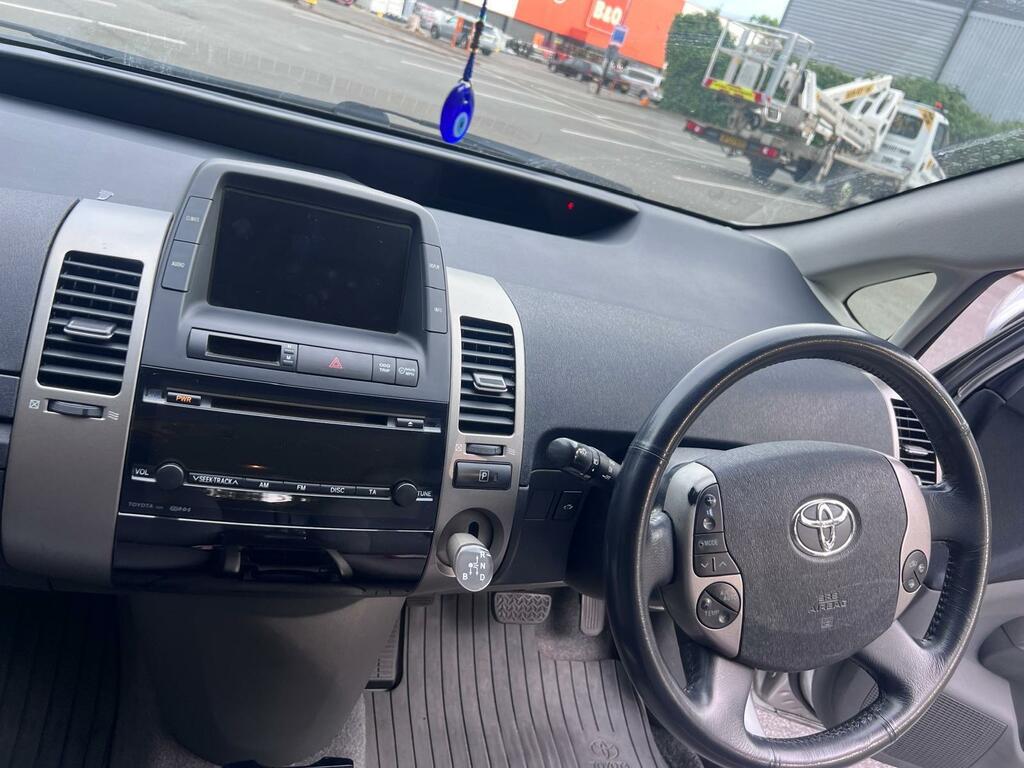 Toyota Prius 1.5 T4 Vvt-i Red #14