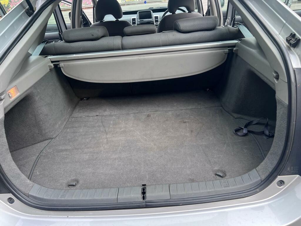 Toyota Prius 1.5 T4 Vvt-i Red #31