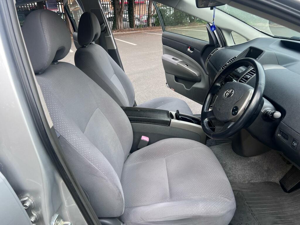 Toyota Prius 1.5 T4 Vvt-i Red #16