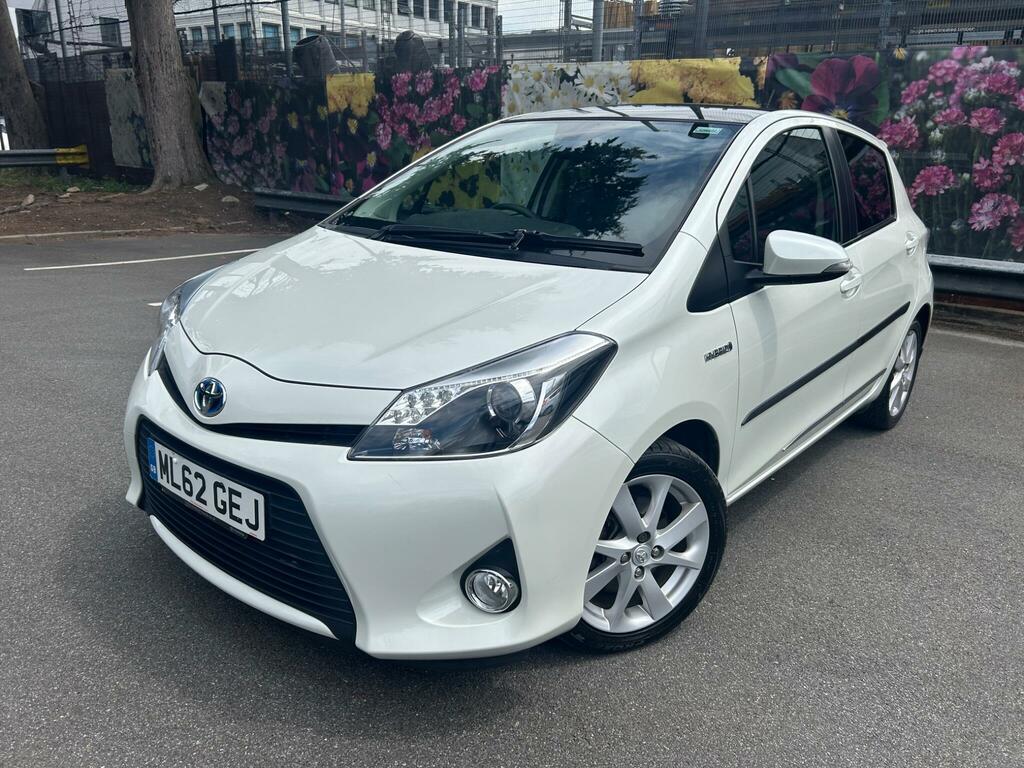 Toyota Yaris 1.5 Vvt-h T Spirit Cvt Euro 5 White #6