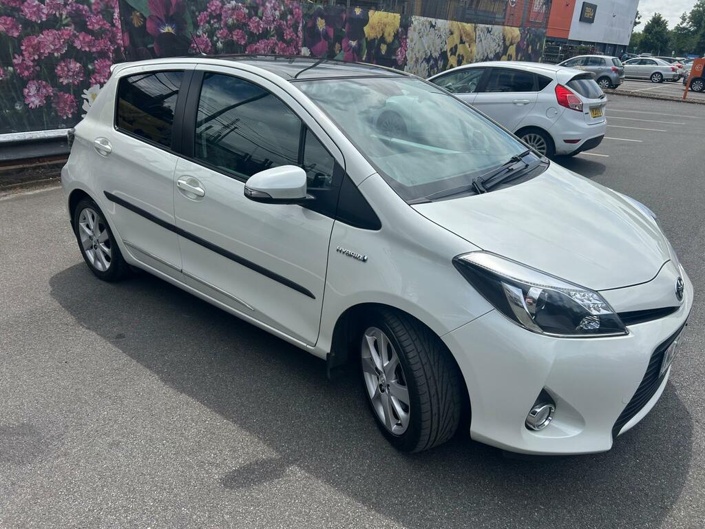 Toyota Yaris 1.5 Vvt-h T Spirit Cvt Euro 5 White