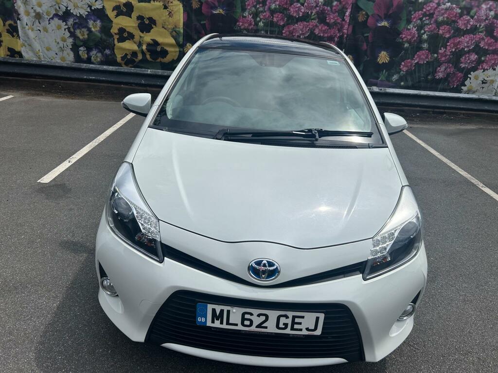 Toyota Yaris 1.5 Vvt-h T Spirit Cvt Euro 5 White #2