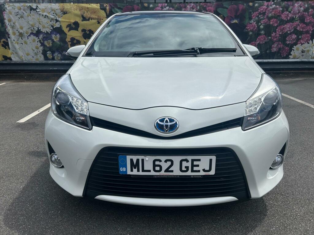 Toyota Yaris 1.5 Vvt-h T Spirit Cvt Euro 5 White #5