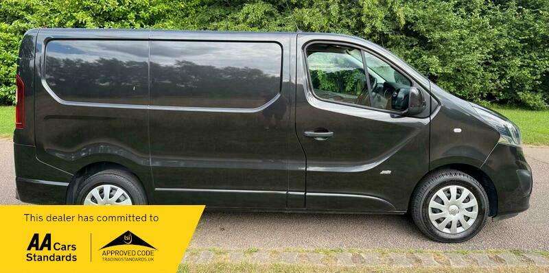 Vauxhall Vivaro 1.6 Cdti 2700 Biturbo Black #6