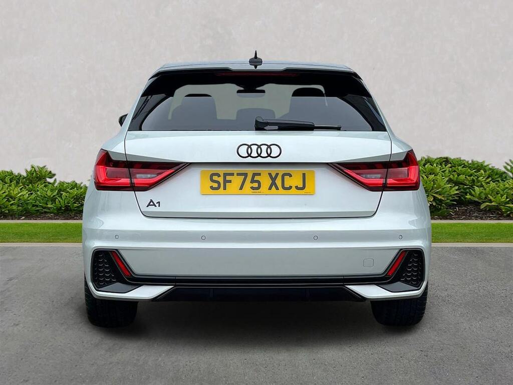Audi A1 30 Tfsi Black Edition S Tronic SF75XCJ Silver #4