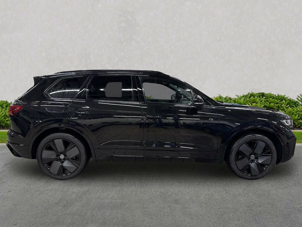 Volkswagen Touareg 3.0 Tdi V6 Black Edition Suv Tiptronic LJ26ZZU Black #3