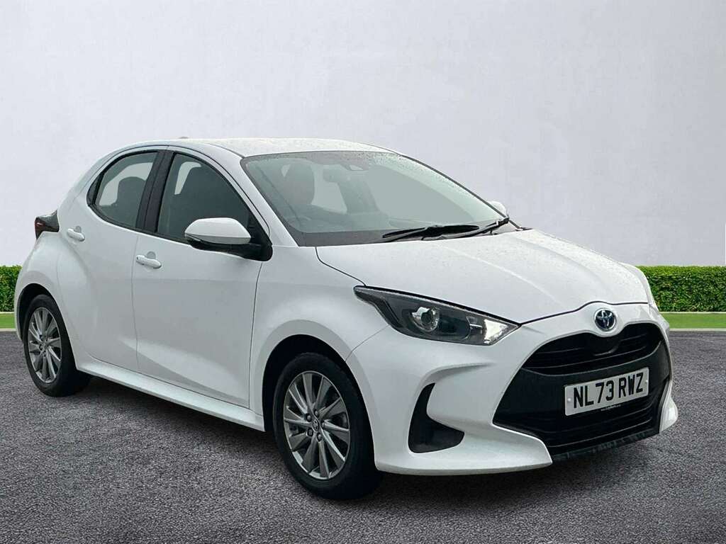 Toyota Yaris 1.5 Hybrid Icon Cvt White