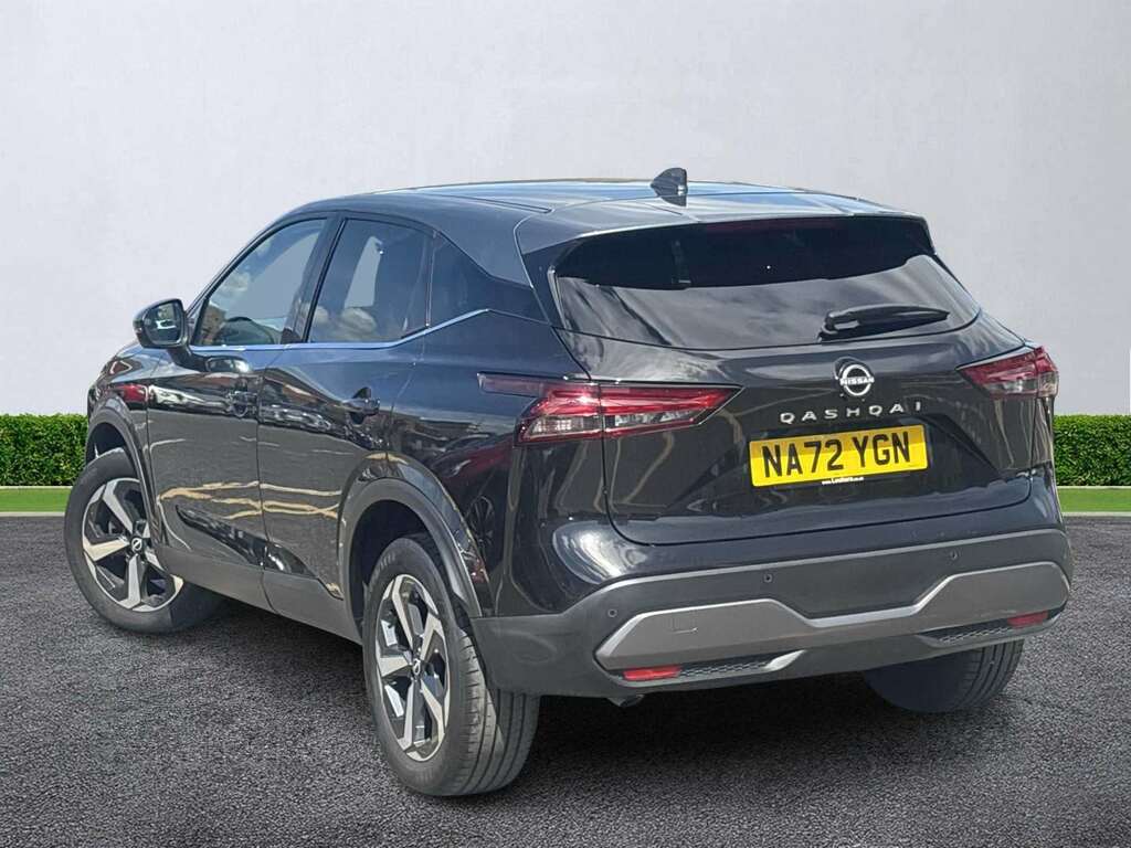 Nissan Qashqai 1.3 Dig-t Mh 158 N-connecta Xtronic NA72YGN Black #2