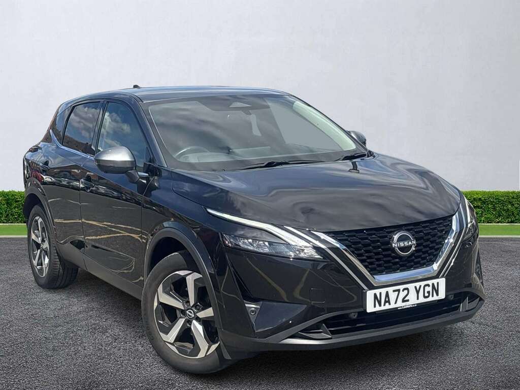 Nissan Qashqai 1.3 Dig-t Mh 158 N-connecta Xtronic Black