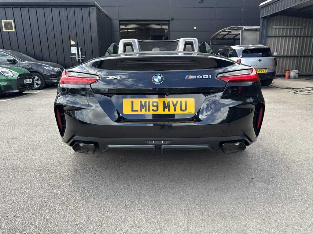 BMW Z4 Sdrive M40i Black #4