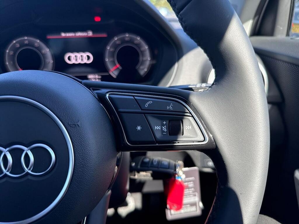 Audi Q2 1.5 Tfsi Cod 35 Sport Suv S Tronic Euro YY26AZW Blue #26