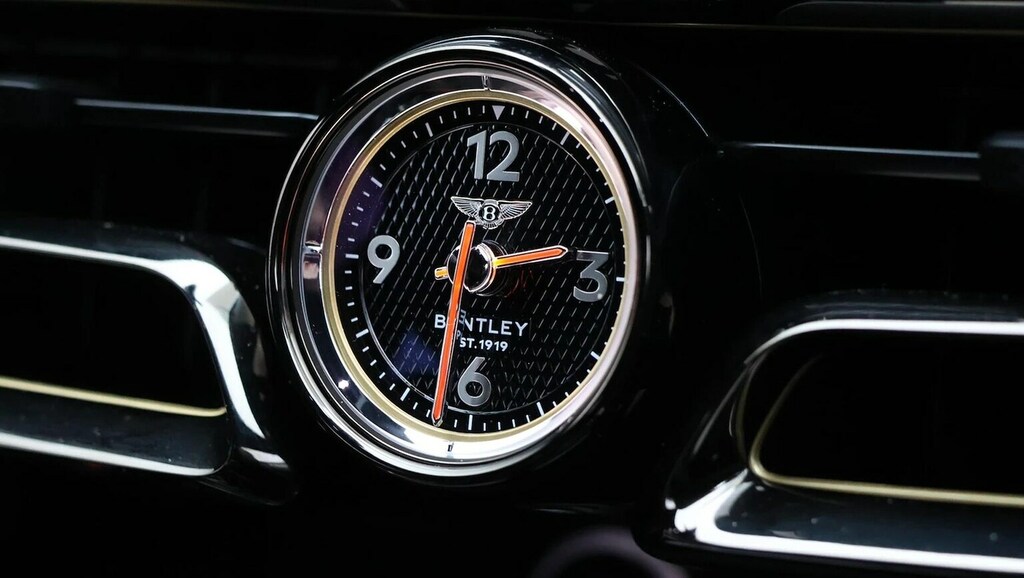 Bentley Flying Spur 4.0 V8 High-performance 25.9Kwh Saloon Black #4