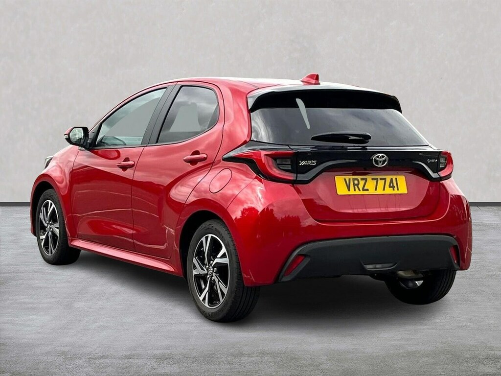 Toyota Yaris 1.5 Vvt-h Design Hatchback Hybrid E-cvt Red #2