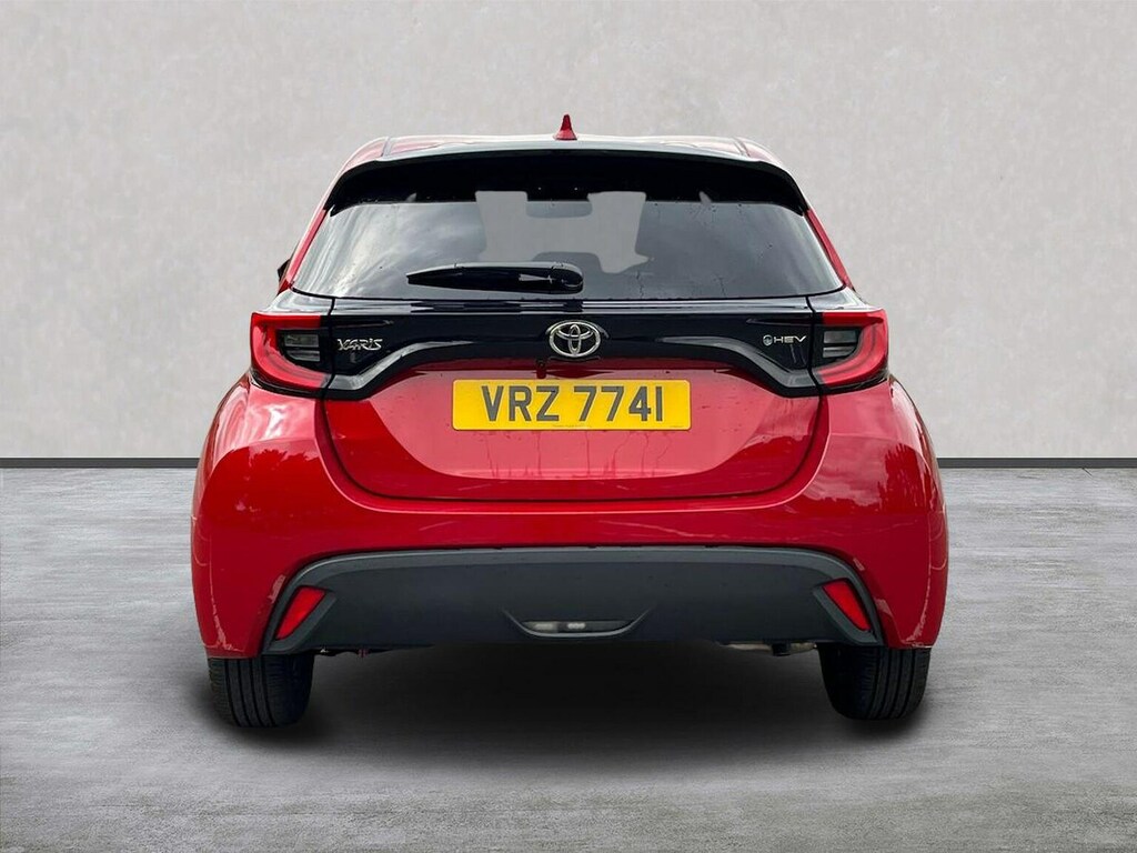 Toyota Yaris 1.5 Vvt-h Design Hatchback Hybrid E-cvt Red #4