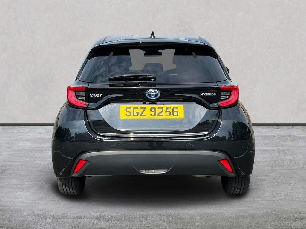 Toyota Yaris 1.5 Vvt-h Design Hatchback Hybrid E-cvt Black #4