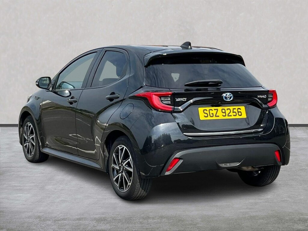 Toyota Yaris 1.5 Vvt-h Design Hatchback Hybrid E-cvt Black #2