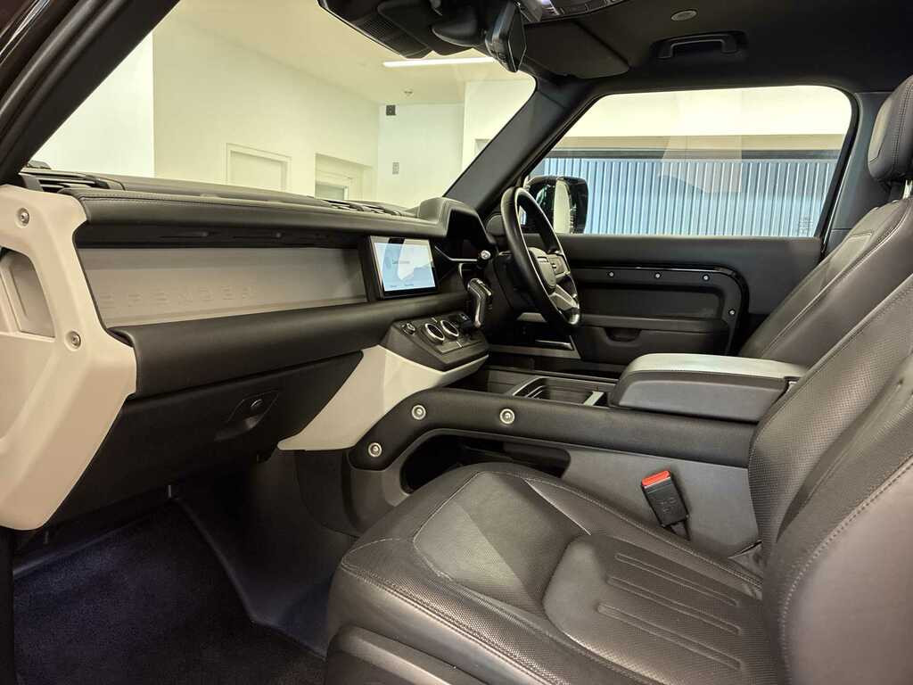 Land Rover Defender 90 2.0 P300 X-dynamic Se 90 Black #3