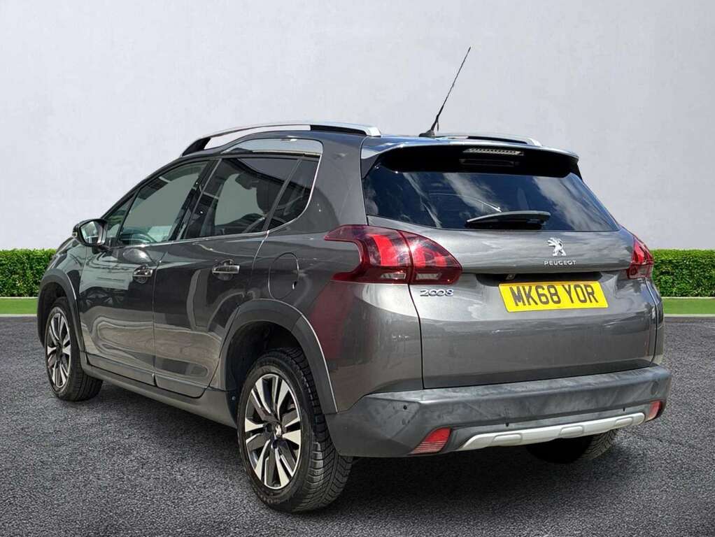 Peugeot 2008 1.2 Puretech Allure Premium Start Stop Grey #2