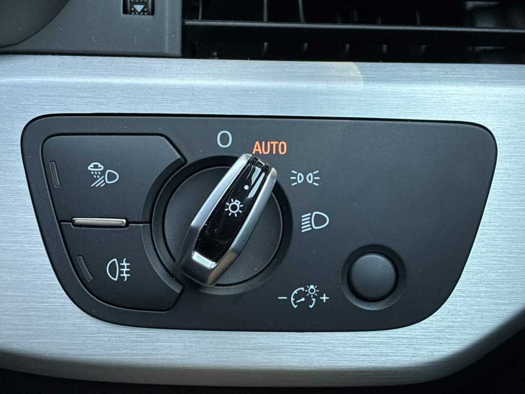 Audi A4 Avant Estate 2.0 Tdi Ultra Se Technik Euro 6 Ss Blue #30