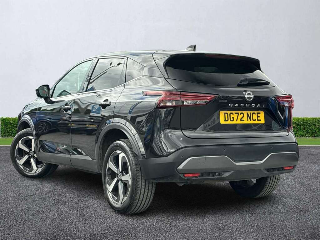 Nissan Qashqai 1.3 Dig-t Mh N-connecta Black #2