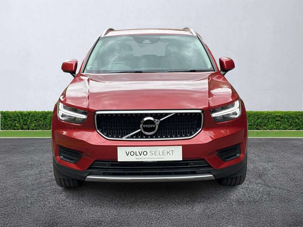 Volvo XC40 2.0 D3 Momentum Red #2