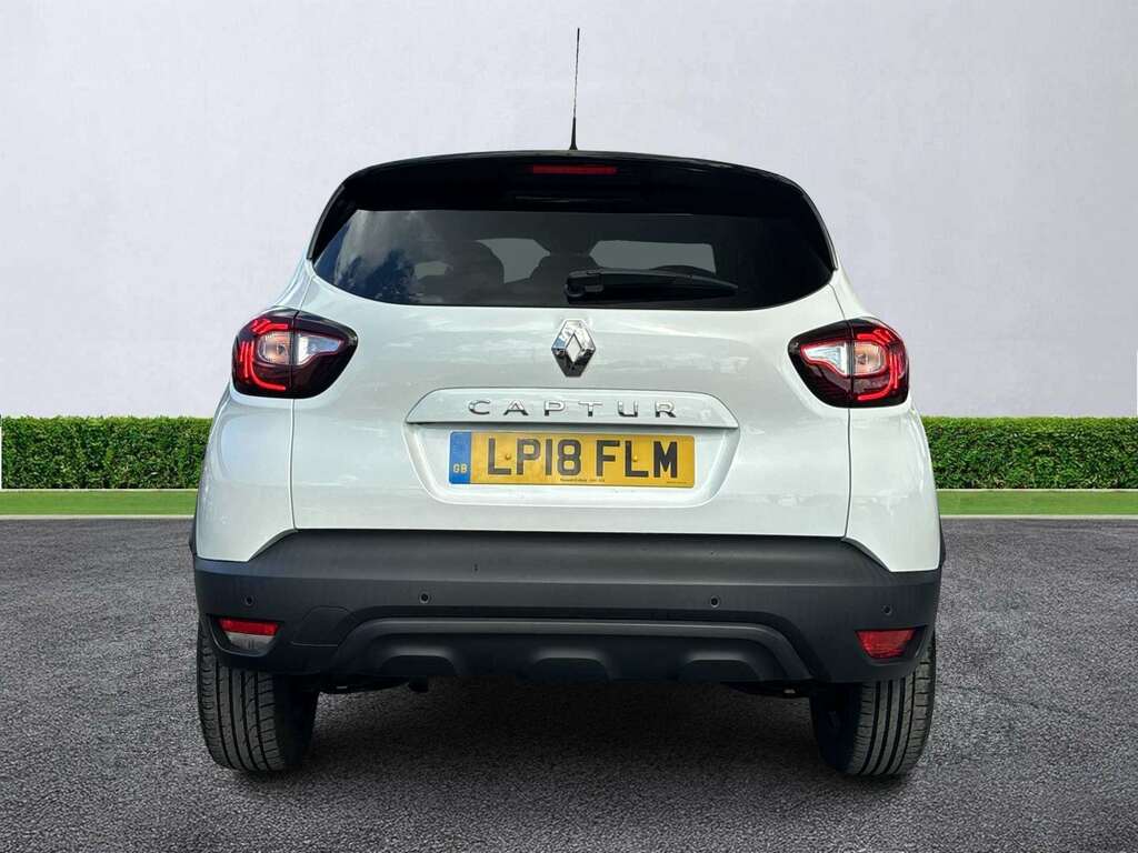 Renault Captur 0.9 Tce 90 Iconic White #4