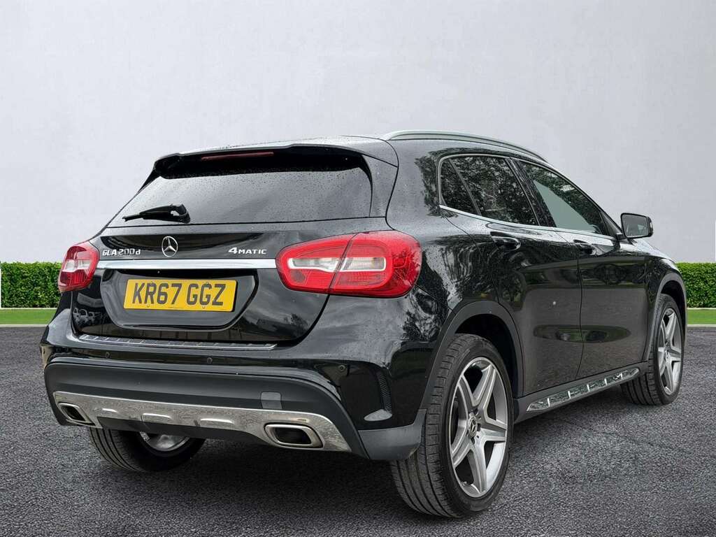 Mercedes-Benz GLA Class Gla 200D 4Matic Amg Line Black #3