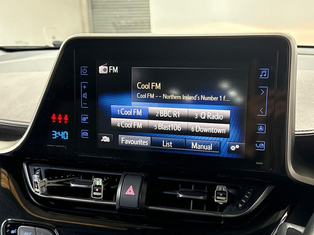 Toyota C-Hr 1.8 Hybrid Dynamic Cvt Leather Blue #11