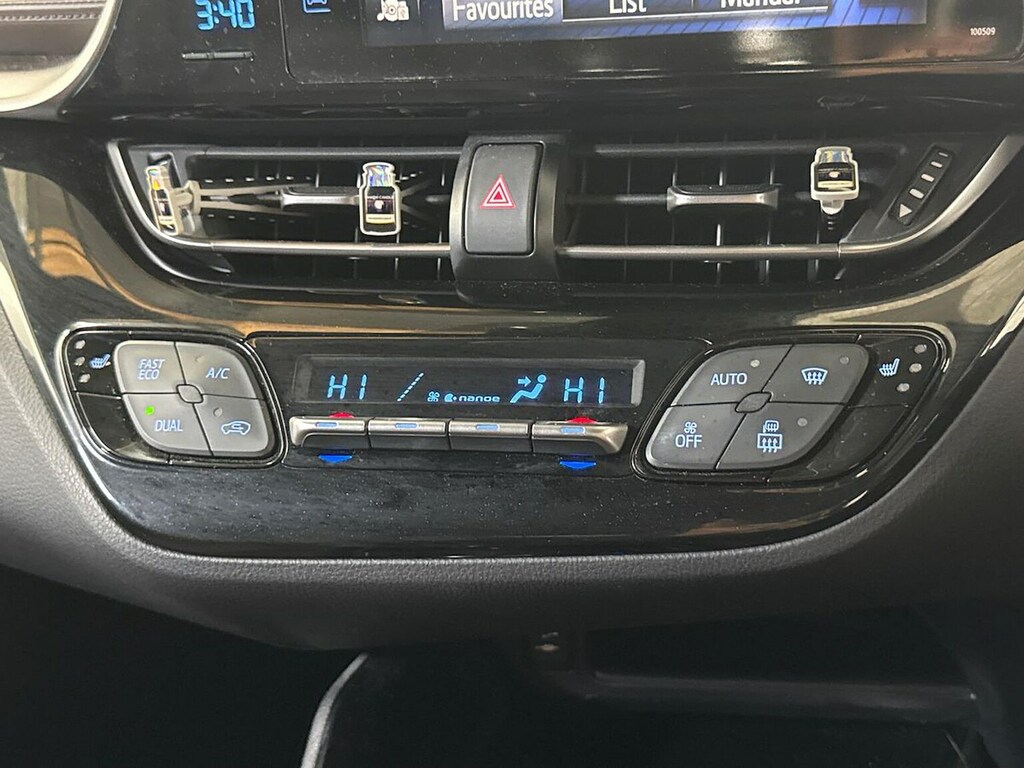 Toyota C-Hr 1.8 Hybrid Dynamic Cvt Leather Blue #12