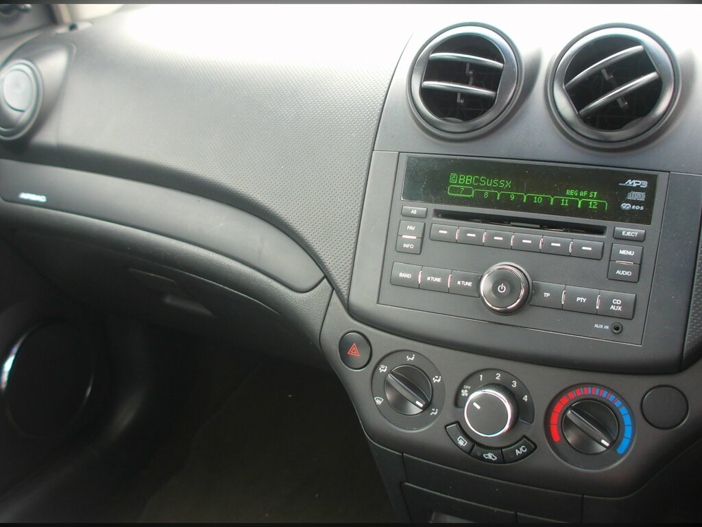 Chevrolet Aveo Lt Black #11