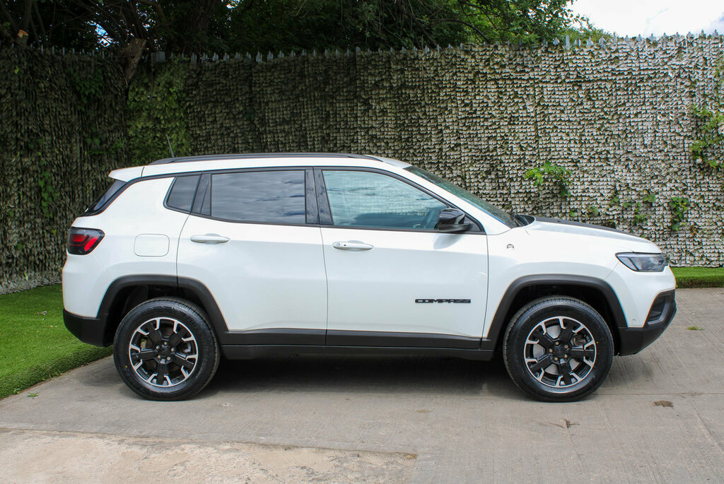 Jeep Compass Trailhawk White #3