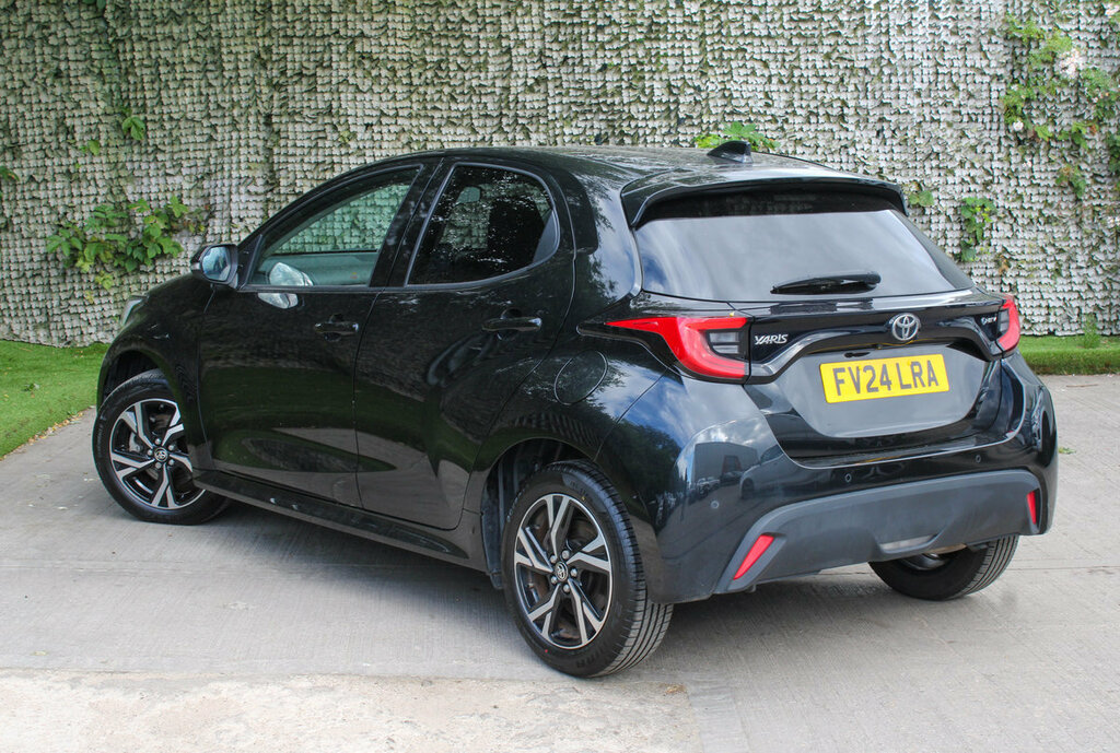 Toyota Yaris Design Black #6