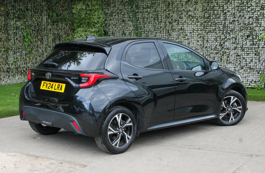 Toyota Yaris Design Black #4