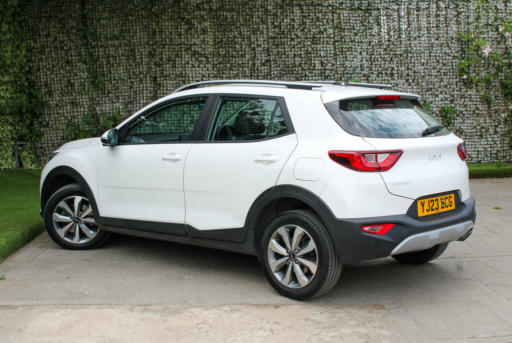 Kia Stonic 2 White #6
