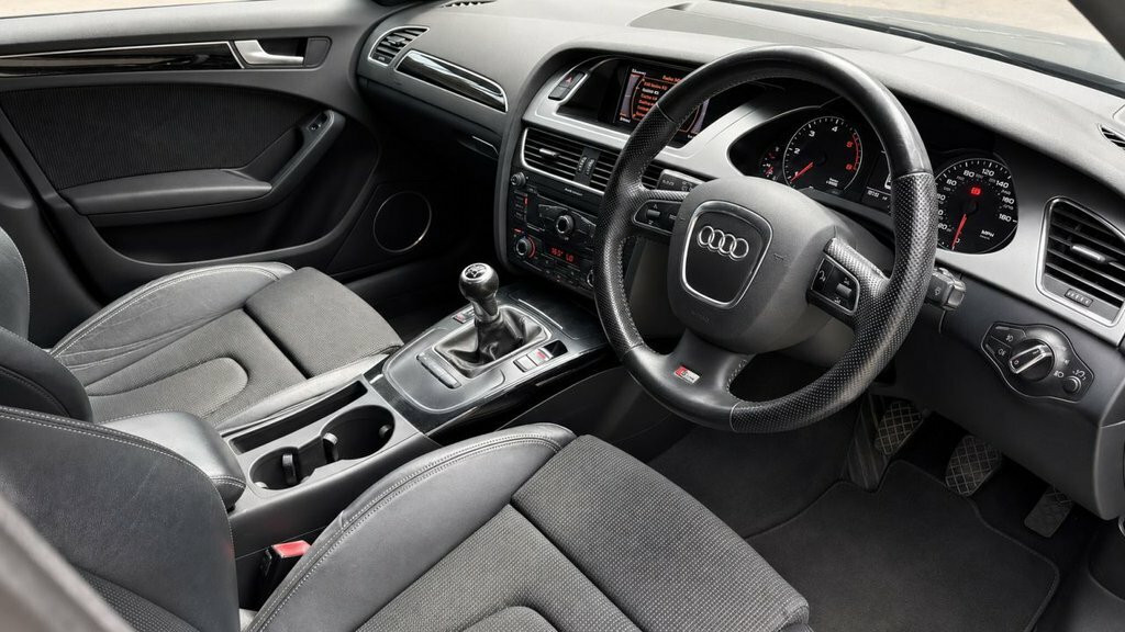 Audi A4 2L Black Edition Black #4