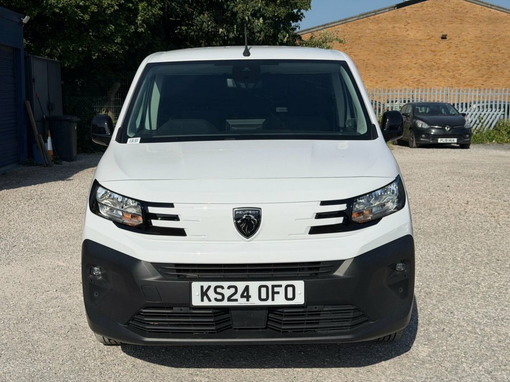 Peugeot Partner 1.5L Asphalt 6Dr White #3